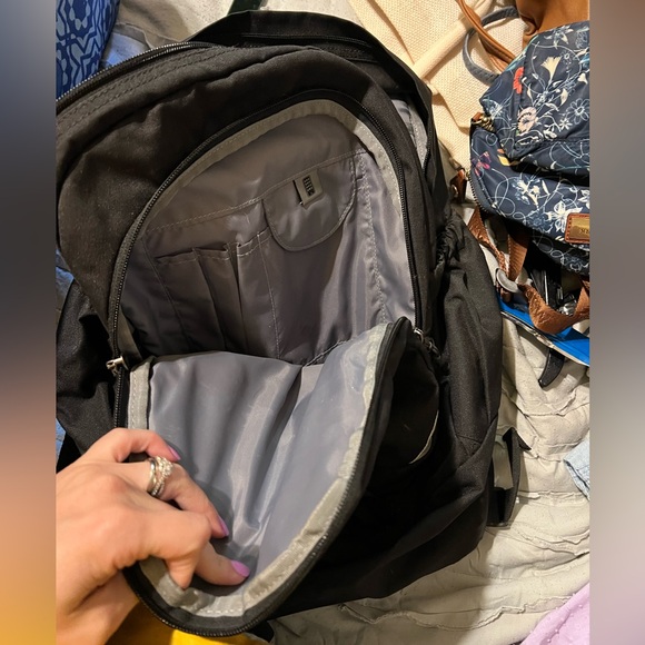 Back pack - Picture 3 of 4